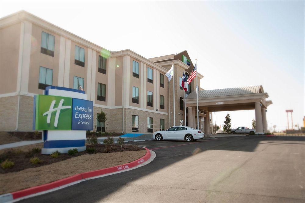 Holiday Inn Express And Suites Schulenburg By Ihg Exterior photo